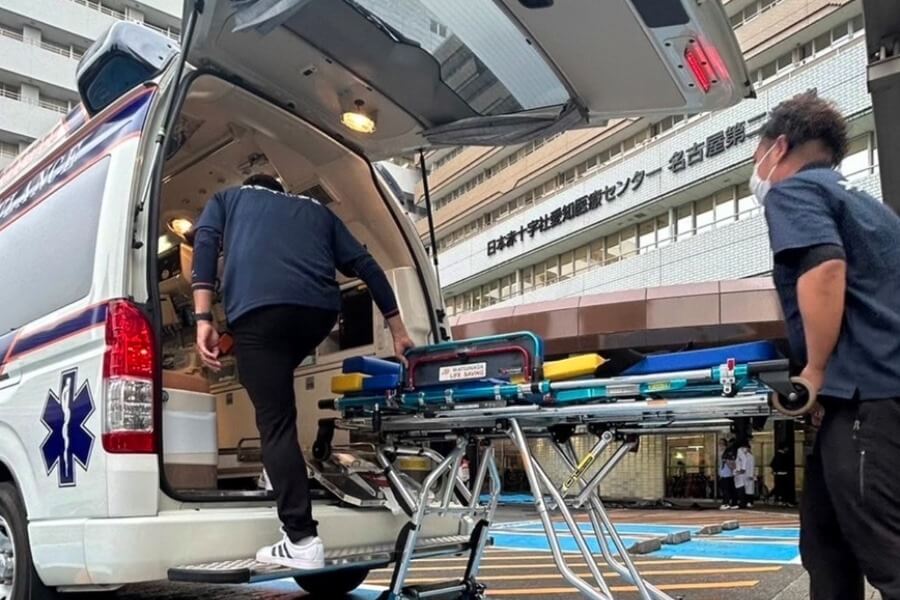 ストレッチャー搬送