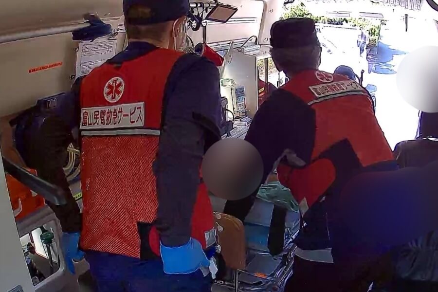 ストレッチャー搬送